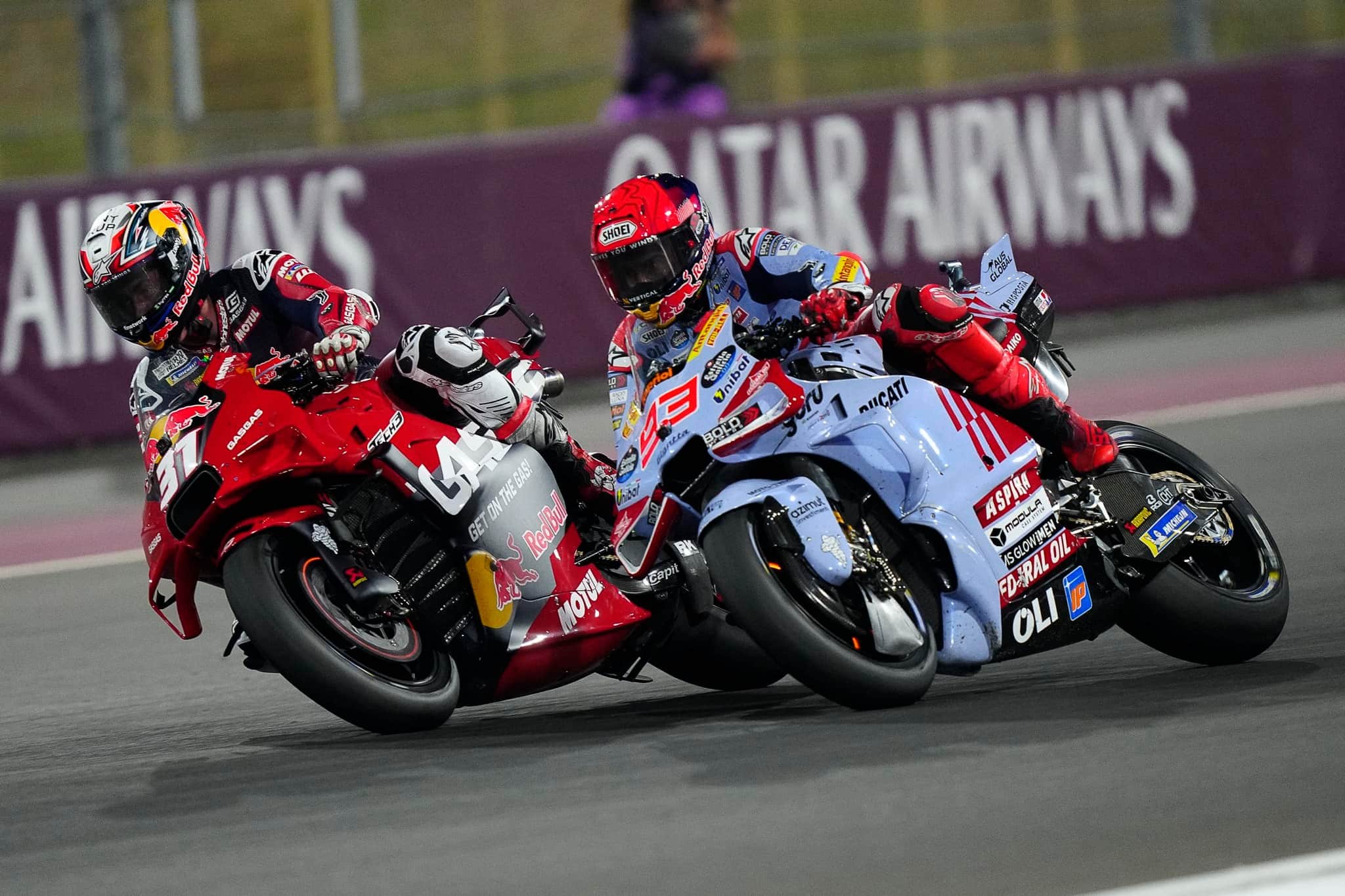 Dépassement Pedro Acosta #31 sur Marc Marquez #93