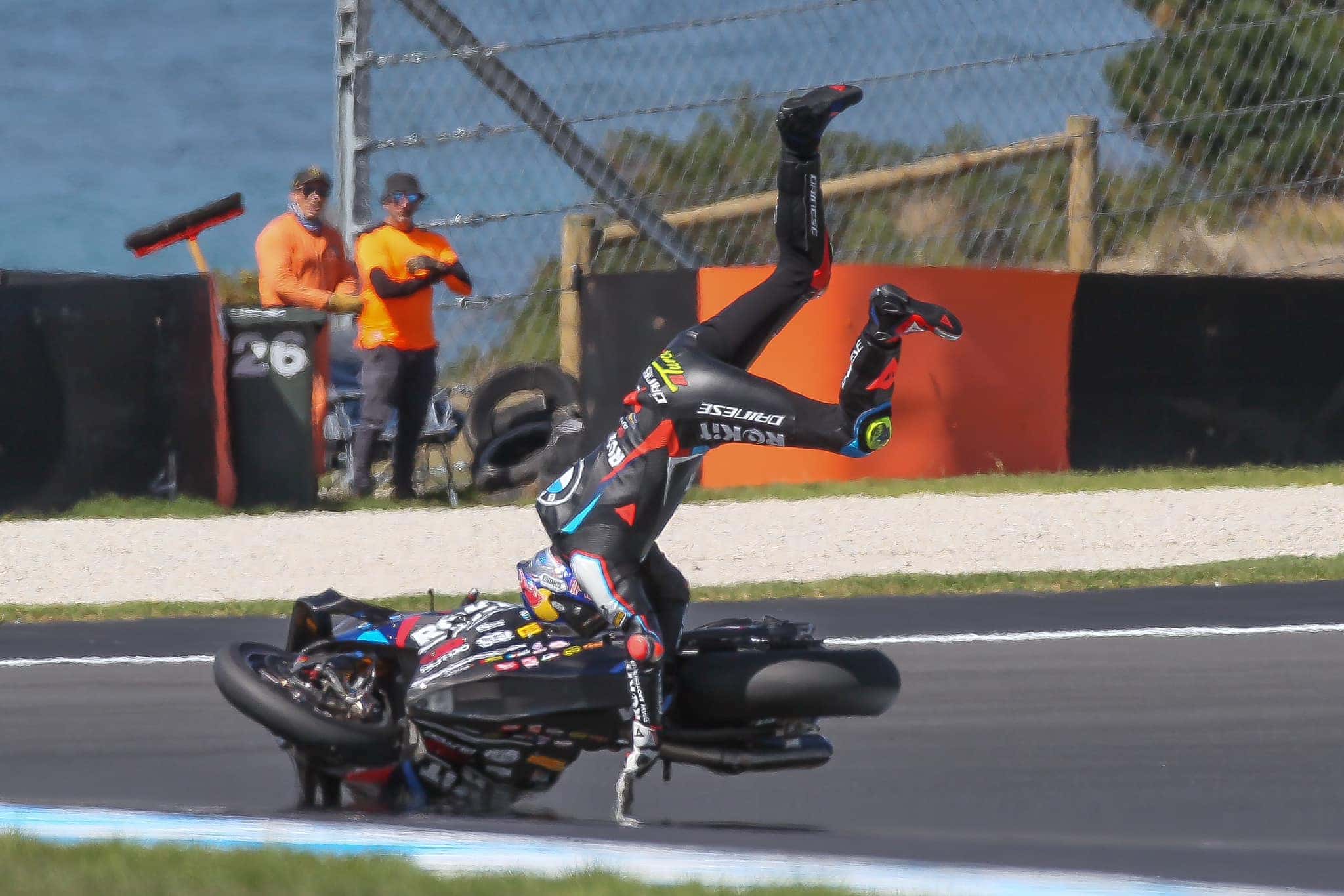 Chute Razgatlioglu aux Tests à Philip Island