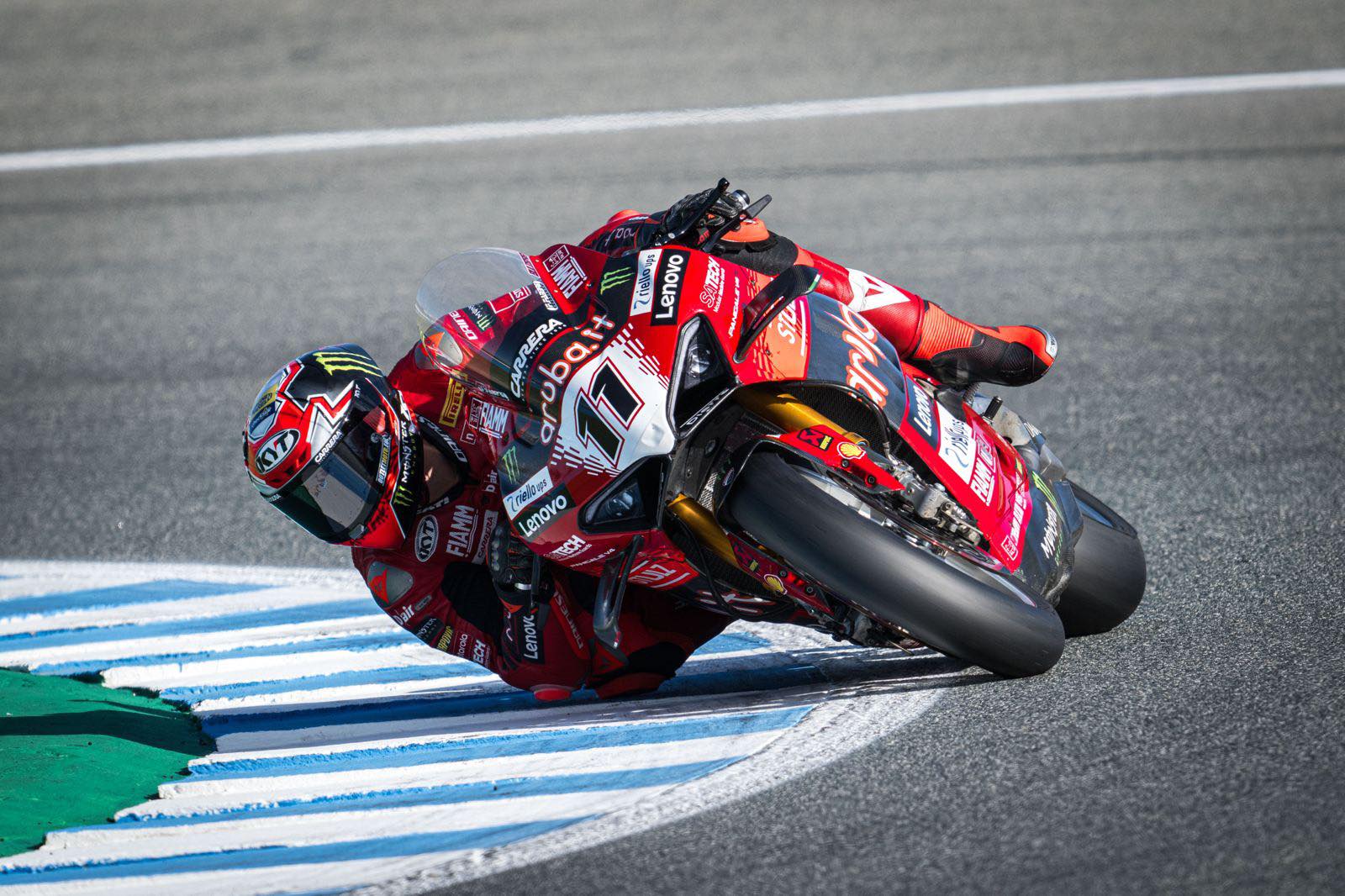 Bulega domine des les Essais en Australie