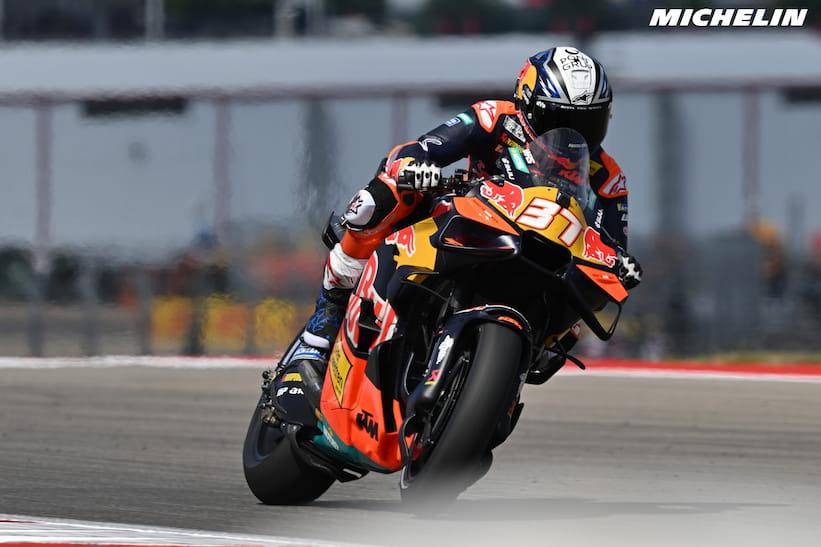 Pedro Acosta sur le podium à Austin avec sa KTM