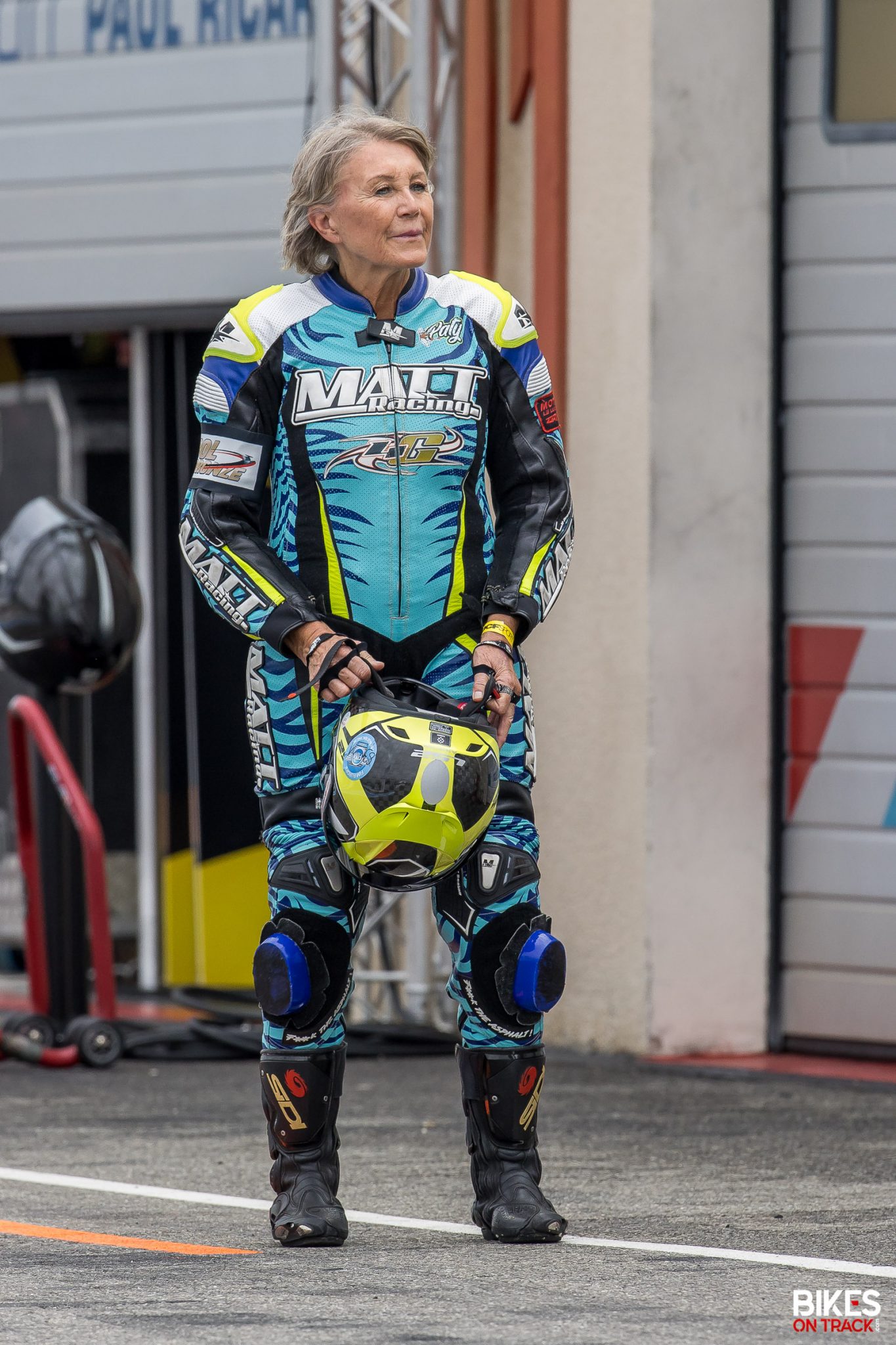 Paty Audebert - Bol d'Or Classic 2021 - pit lane