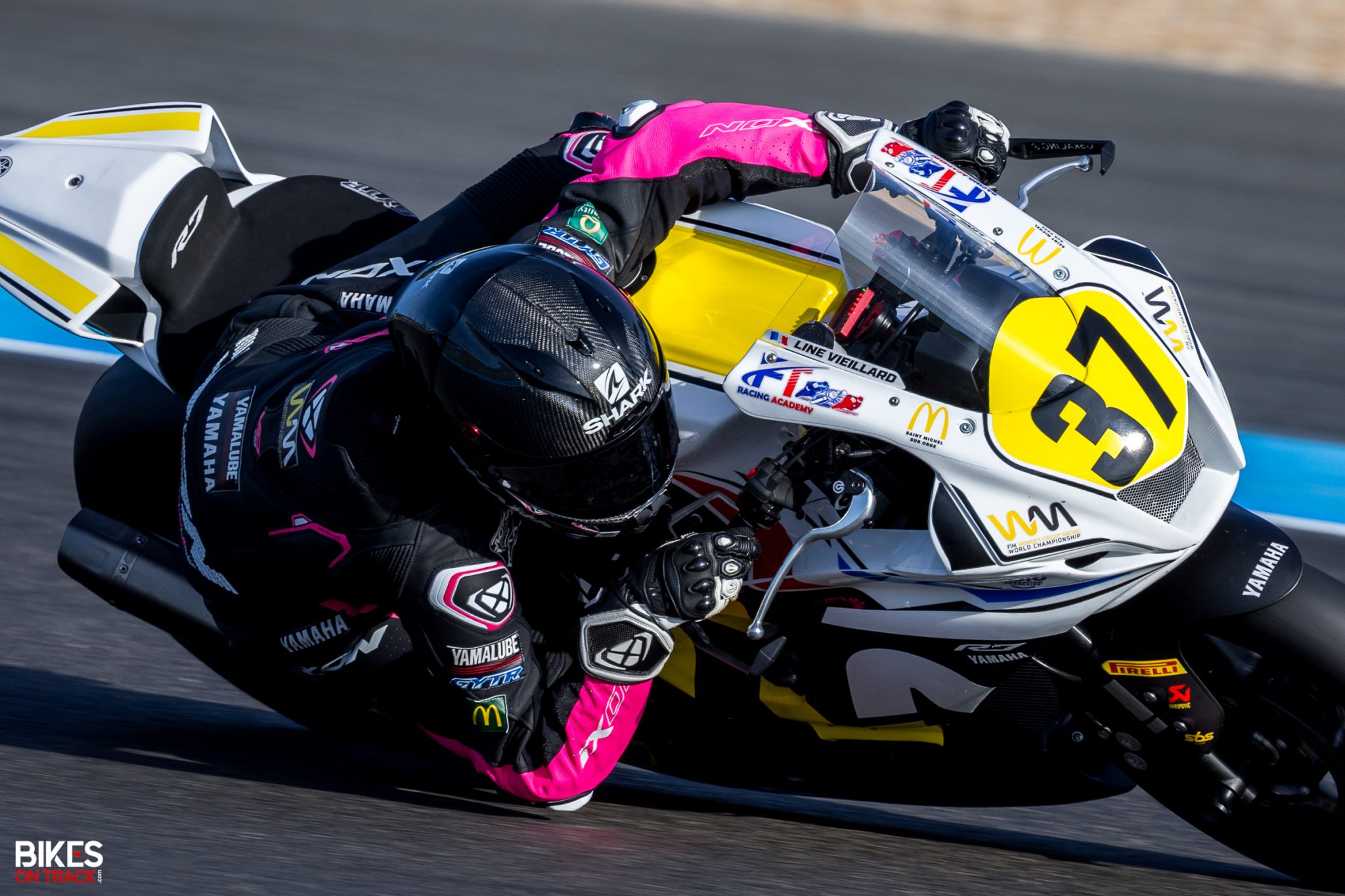 Line Vieillard #37 - WorldWCR Magny-Cours 2025 - Yamaha R7
